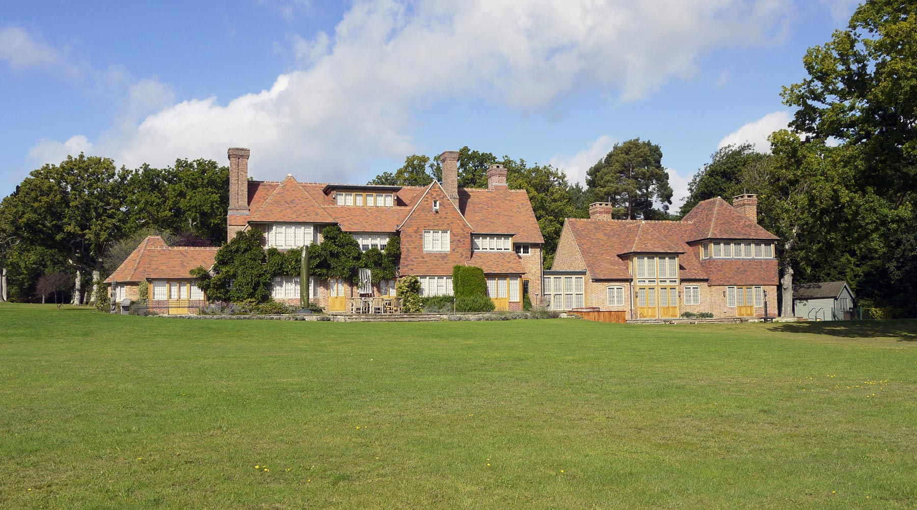 Arts and Crafts Inspired House Witcher Crawford Architects