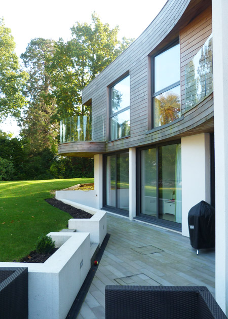 Contemporary Home Garden Design